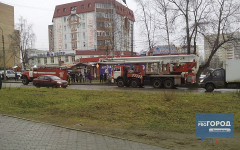 К известному ресторану в Сыктывкаре съехались все экстренные службы (фото)