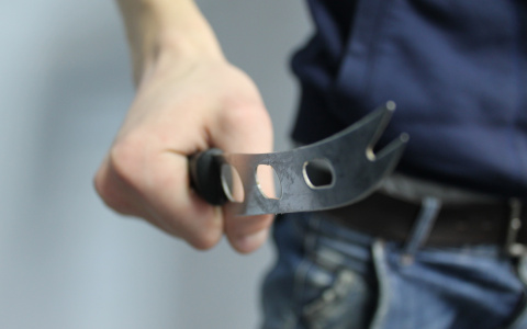 Владельца сыктывкарского кафе изрезали ножом в его собственном заведении