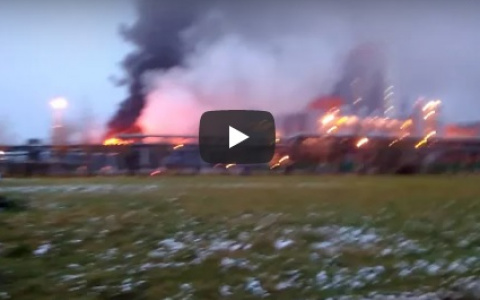 Очевидцы сняли на видео пожар на Сыктывкарском ЛПК