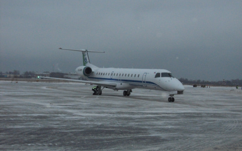 В Сыктывкаре экстренно сел самолет Москва-Ухта