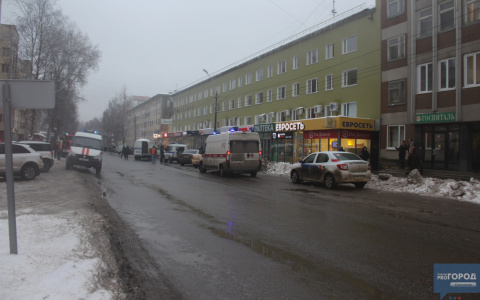 Появились фото и подробности ЧП, из-за которого перекрыли центр Сыктывкара