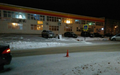 В Эжве около «Гостиного двора» иномарка сбила подростка (фото)