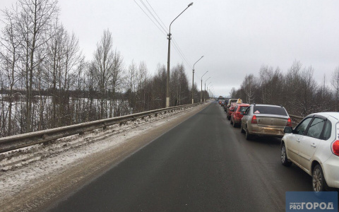 Сыктывкарцы о ДТП на Краснозатонском мосту: «Даёшь референдум о строительстве второго моста вместо переноса столицы!»