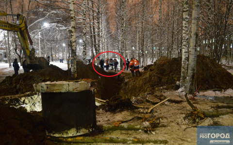 Появились фото с места ЧП в Сыктывкаре, где в котловане трагически погиб мужчина