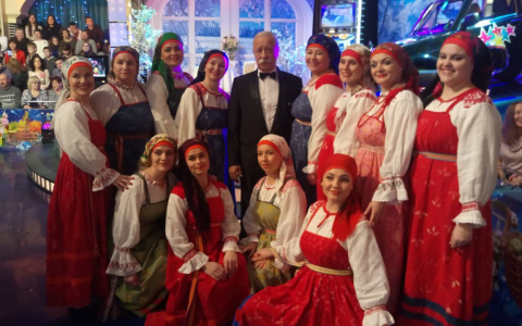 Жительница Коми накормила Якубовича нашей колбасой и выиграла в «Поле чудес»