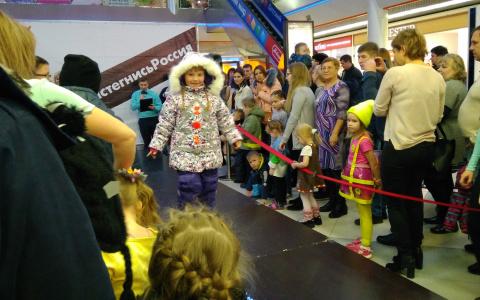 В Сыктывкаре сотрудники ГИБДД устроили модный показ (фото)