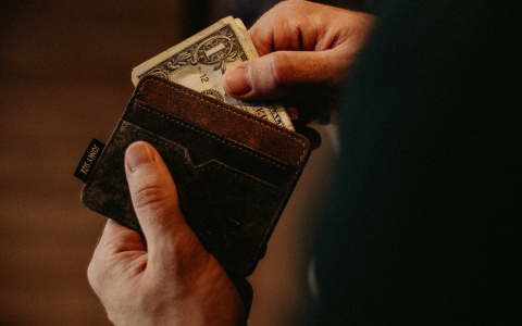 Кому в Республике Коми предлагают зарплату больше 200 тысяч рублей в месяц?