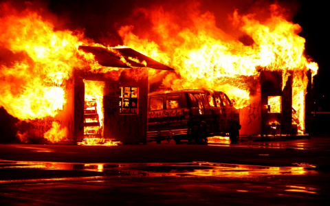 Из общежития под Сыктывкаром из-за пожара эвакуировали 80 человек