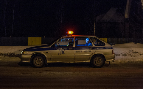 В Сыктывкаре у здания суда пожилой водитель «Рено» протаранил автобус