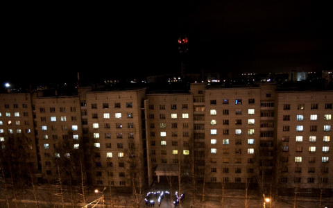 В Сыктывкаре студенты огромными буквами написали на своем общежитии всем известное слово