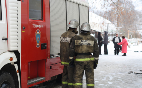 В Коми загорелось здание полиции