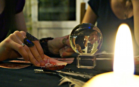 Гороскоп на 15 декабря: Близнецам не придется расслабляться, а Девы почувствуют прилив энергии