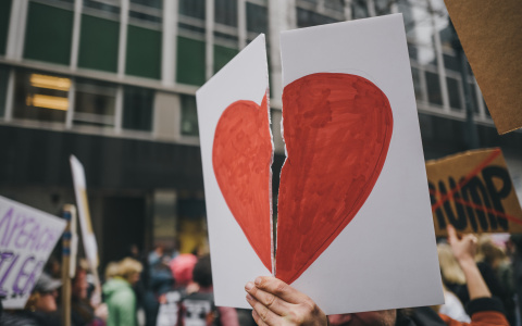 Жительница Коми буквально «разбила сердце» своему любимому