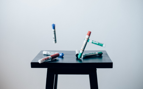 Разгневанная учительница написала «не готов» на лбу ребенка с инвалидностью