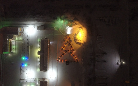 В Коми автолюбители составили из своих машин всем известный предмет (фото)