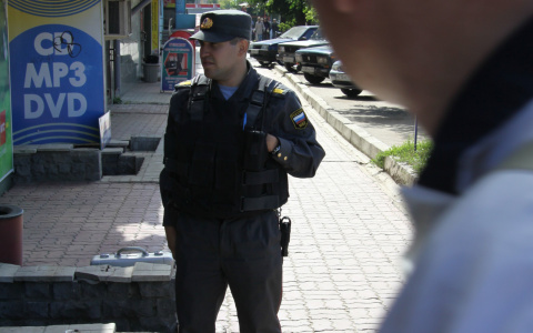 Житель Коми напал на сотрудника Росгвардии и разбил ему лицо