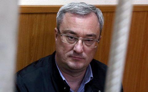Во время суда экс-Главу Коми Вячеслава Гайзера поздравляли с днем рождения