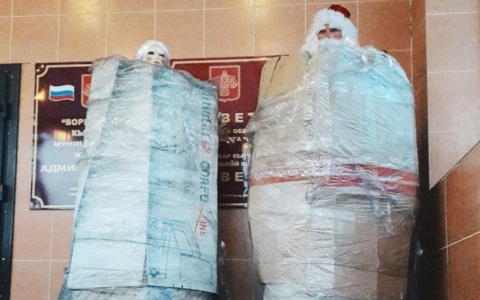 В одном из городов Коми заметили необычных Деда Мороза и Снегурочку