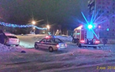 В Коми пьяный лихач на чужой машине врезался в городскую стелу, погиб пассажир