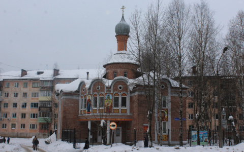 В Сыктывкаре тысячи православных провели бессонную ночь