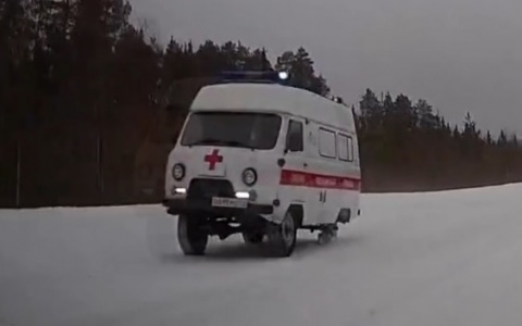 Машина скорой помощи без колеса из Коми прославилась на всю Россию