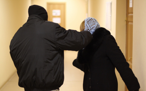 В Сыктывкаре прямо на улице изнасиловали девушку