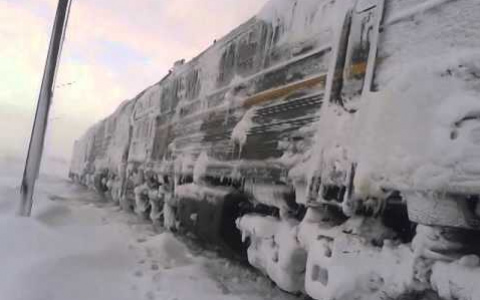 В Коми сотрудников предприятия заставили работать в промёрзших вагонах, покрытых инеем