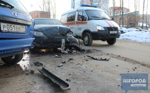 Появились подробности массового ДТП в центре Сыктывкара с участием пяти авто