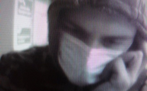 Внимание! В Сыктывкаре ищут преступника, который ворует деньги с чужих «кредиток» (фото)