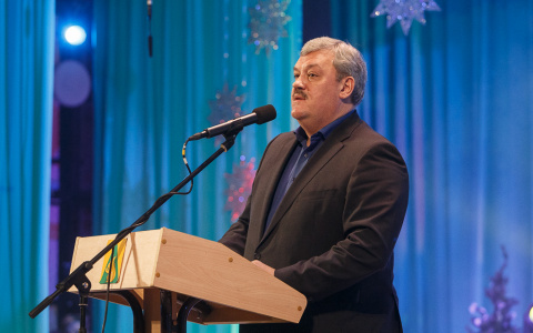 Сергей Гапликов объявил в Коми Год культуры и подарил Усть-Кулому клуб