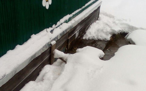 В Сыктывкаре затопило детский сад из-за аварии в соседнем жилом доме