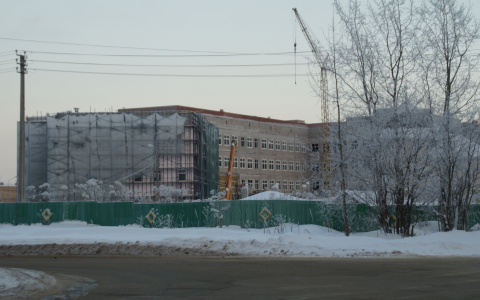 Успеть в срок: фото работ в сыктывкарской школе-долгострое