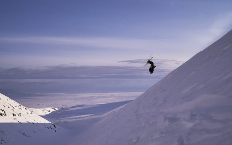 Немецкие лыжники-экстремалы сняли сумасшедшее видео на снежных просторах Коми (видео)