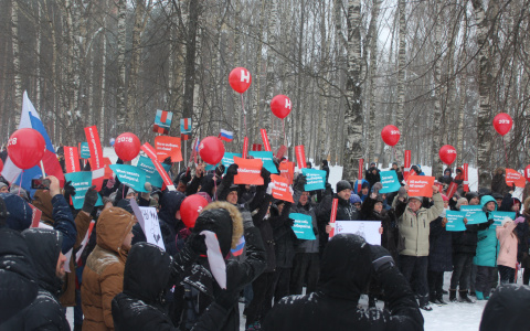 Фоторепортаж: сыктывкарский митинг «Забастовка избирателей» собрал сотни людей от мала до велика