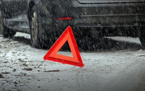 На трассе в Коми пьяный водитель иномарки протаранил «ВАЗ», пострадали шестеро