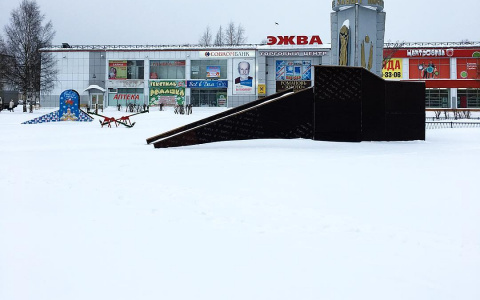 Житель Сыктывкара высмеял брутальную горку в Эжве (видео)