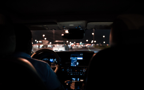 В Коми таксист выгнал из машины мать с годовалым ребенком