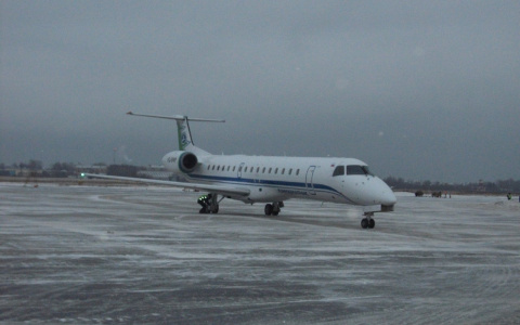 В Сыктывкаре экстренно сел самолет, который летел из Москвы в Ханты-Мансийск