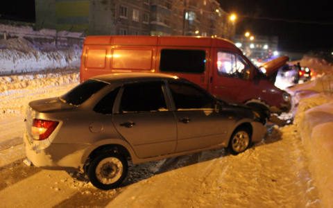 В Коми произошло тройное ДТП, в котором пострадала девочка-подросток