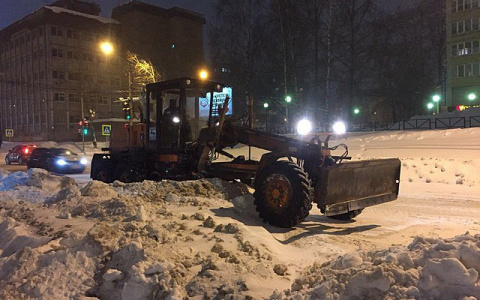 Из-за снегопадов коммунальные службы Сыктывкара переведены на усиленный режим