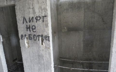 Сыктывкарка сообщила, что в жилом доме рухнул лифт, в котором ехал ребенок