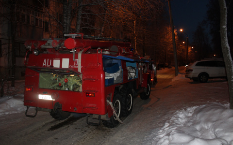 «Вот так мы с сыном стали бомжами»: в Коми мать-одиночка оказалась на улице после пожара
