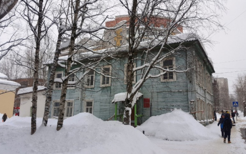 Сыктывкарский медколледж уличили в денежных махинациях‍