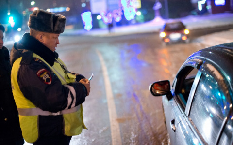 В Сыктывкаре остановили машину с четырьмя наркоманами и пакетами «синтетики»