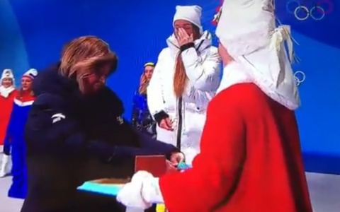 Юлия Белорукова из Коми расплакалась, когда ей вручали олимпийскую медаль