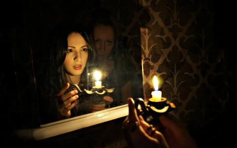 Гороскоп на 15 февраля: Близнецам не стоит форсировать события, а Ракам придется покрутиться