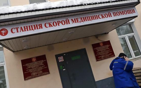 В Сыктывкаре работникам скорой сначала выплатили премию, а потом ее вычли из зарплаты