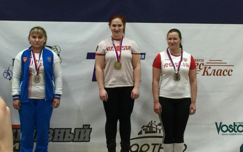 Сыктывкарка Екатерина Братусь стала сильнейшей штангисткой России