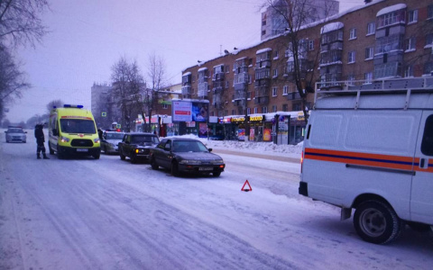 В Сыктывкаре произошло ДТП на улице Коммунистической перед «кольцом»