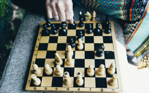 Гороскоп на 20 февраля: Ракам судьба даст шанс улучшить положение, а над Рыбами висит опасность обмана